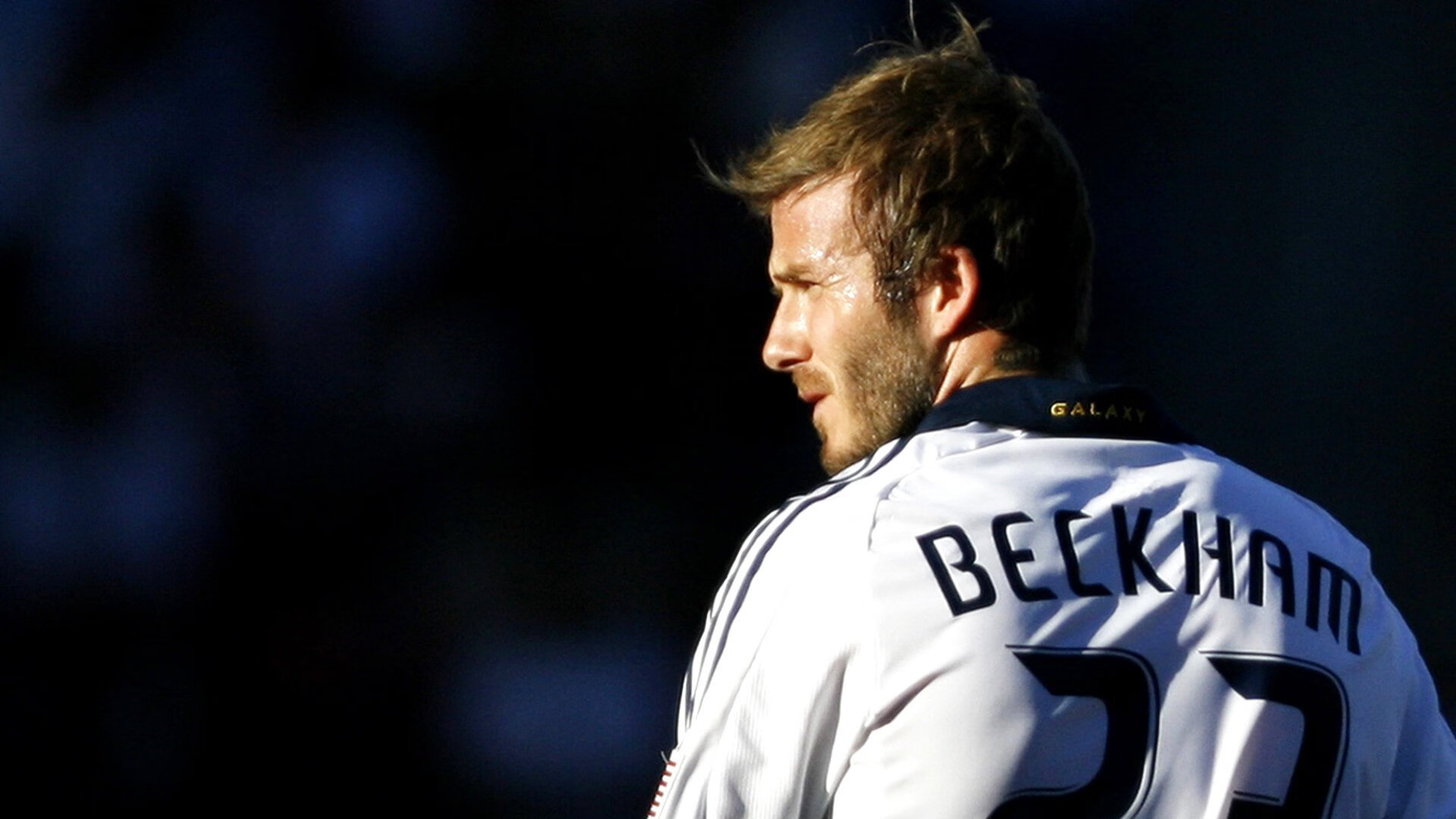 开云平台-赛道与球场，当F1新赛季之夜遇见布伦森的满分答卷