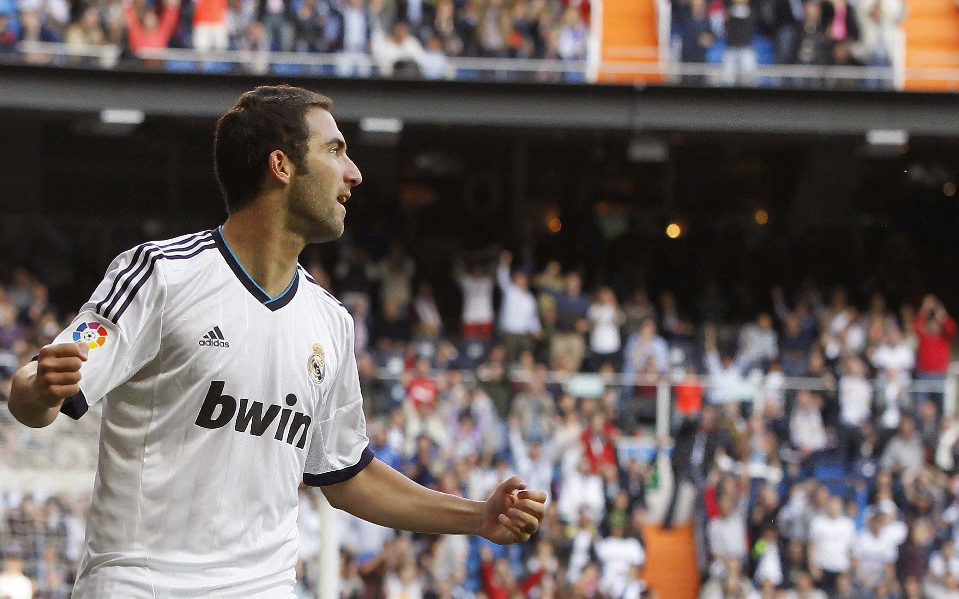 赛道上的鹰眼，当利拉德在F1街道赛接管比赛